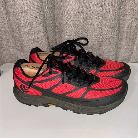 Topo Other - Topo Athletic EUC Terraventure 2 Vibram Sole Red & Black Running Men’s Shoe Sz 9